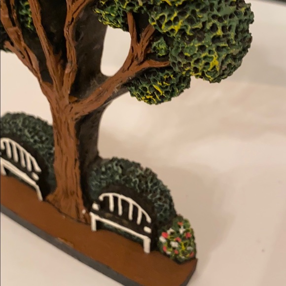 Brandywine Collectibles Tree with benches - Picture 2 of 4
